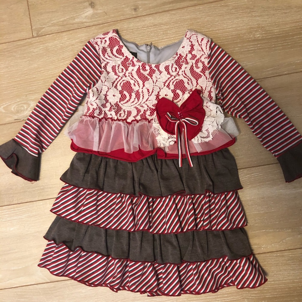 Holiday boutique dress with hair accessory